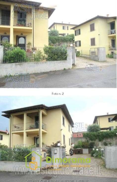 casa indipendente in vendita a Pescia in zona Veneri