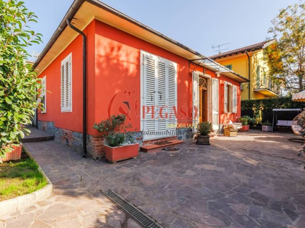 casa indipendente in vendita a Pescia in zona Collodi