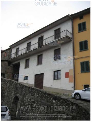 casa indipendente in vendita a Pescia in zona Medicina