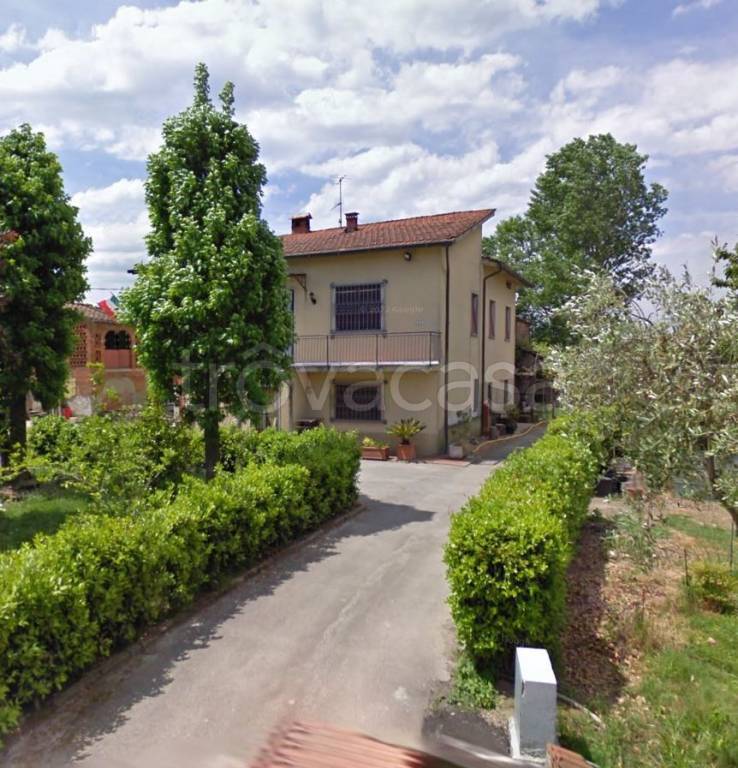 casa indipendente in vendita a Pescia