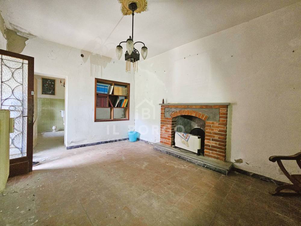 appartamento in vendita a Pescia in zona Pietrabuona