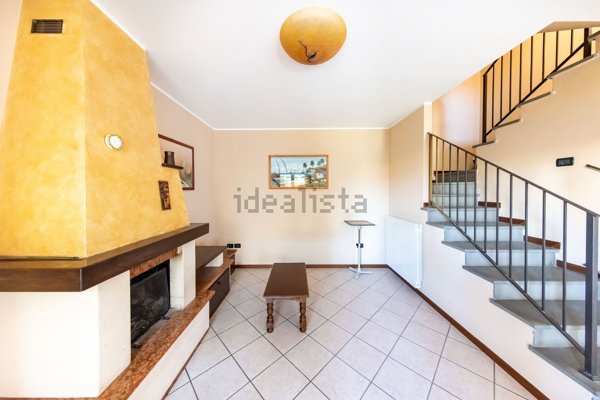 casa indipendente in vendita a Pescia