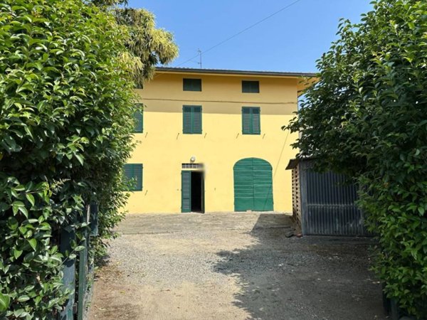casa indipendente in vendita a Pescia in zona Collodi