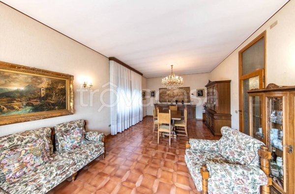 casa indipendente in vendita a Pescia