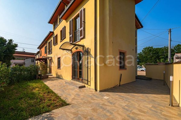 casa indipendente in vendita a Pescia