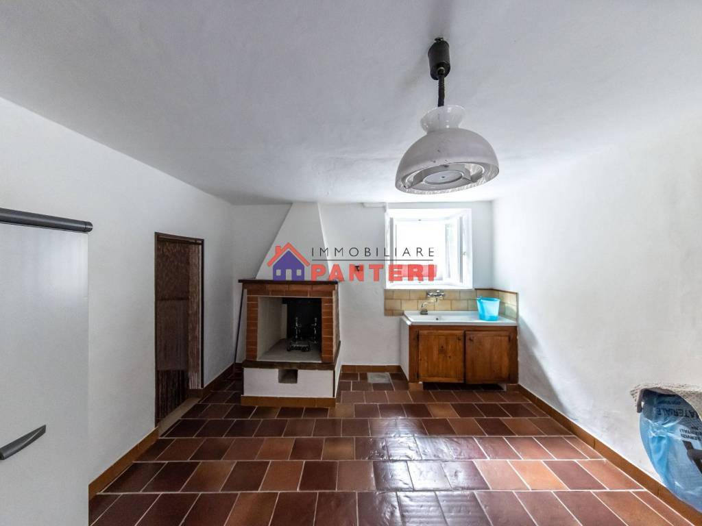 casa indipendente in vendita a Pescia