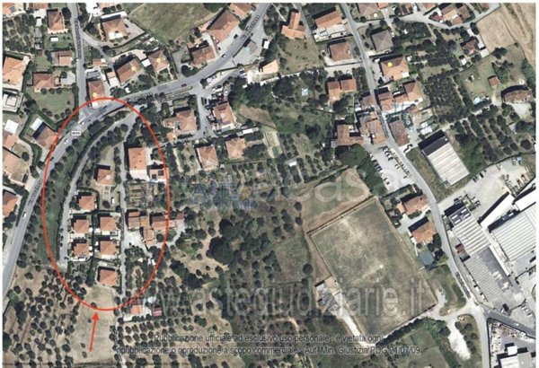 terreno edificabile in vendita a Pescia in zona Veneri