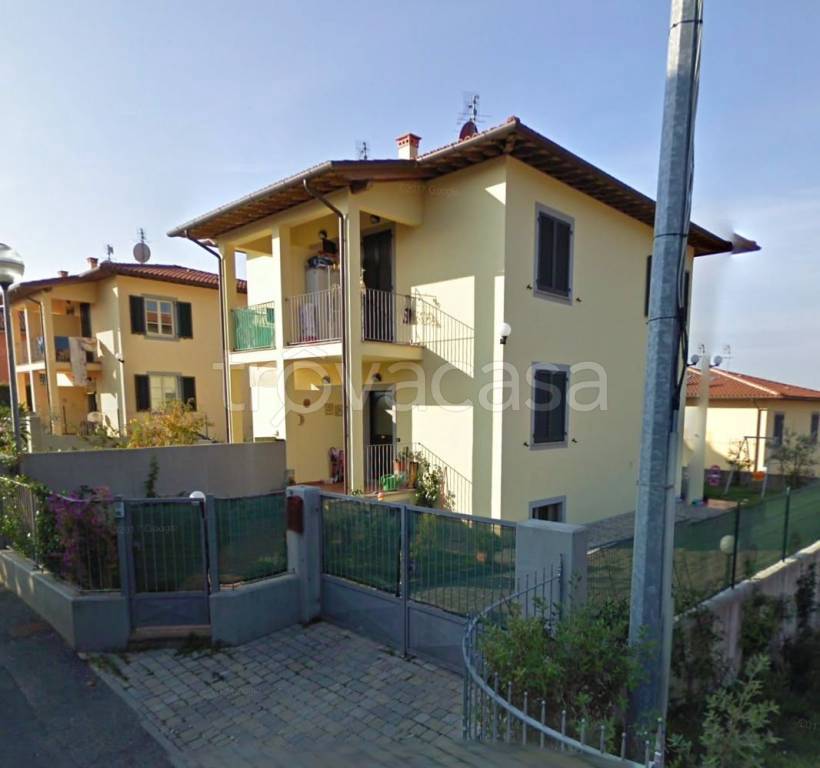 casa indipendente in vendita a Pescia in zona Veneri