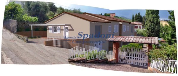 casa indipendente in vendita a Pescia