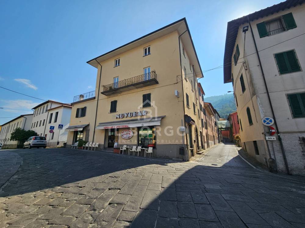 casa indipendente in vendita a Pescia