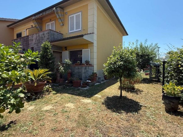 casa indipendente in vendita a Pescia in zona Pescia Morta
