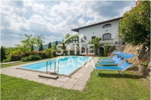 casa indipendente in vendita a Pescia
