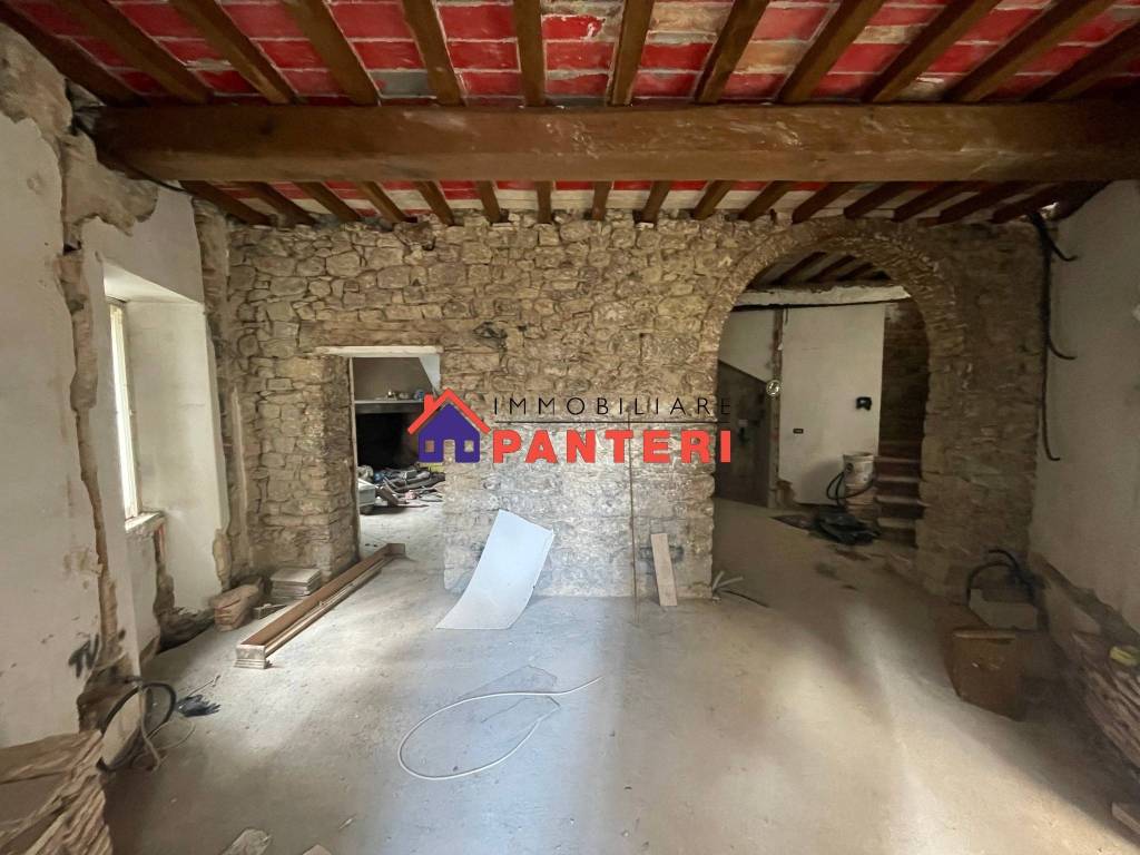 casa indipendente in vendita a Pescia in zona San Quirico