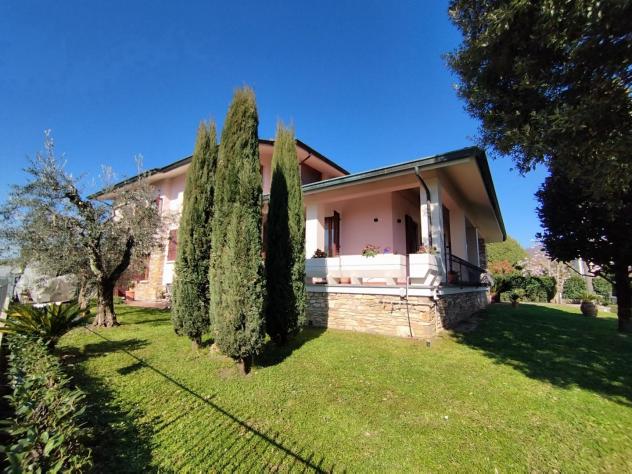casa indipendente in vendita a Pescia in zona Veneri