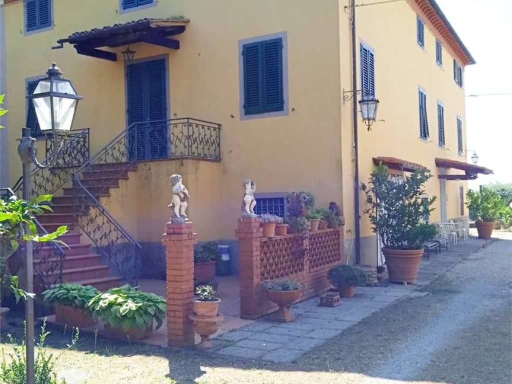 casa indipendente in vendita a Pescia in zona Collodi