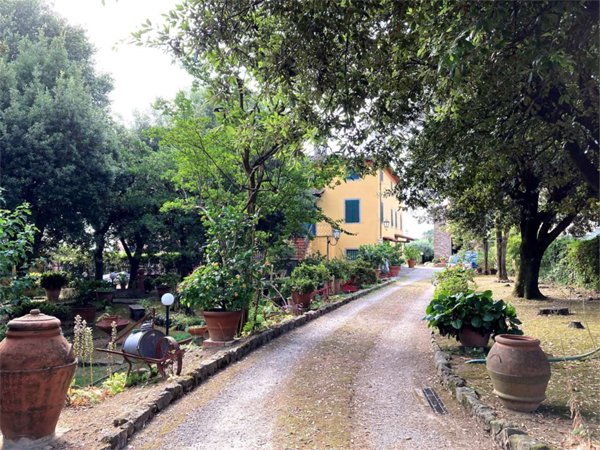 casa indipendente in vendita a Pescia in zona Collodi