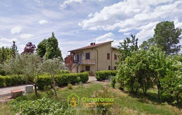 casa indipendente in vendita a Pescia