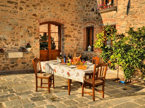 casa indipendente in vendita a Pescia
