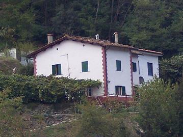 casa indipendente in vendita a Pescia in zona Pietrabuona