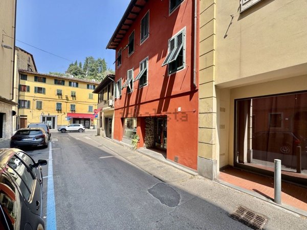 pentavano in vendita a Pescia