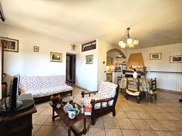 appartamento in vendita a Pescia in zona Collodi