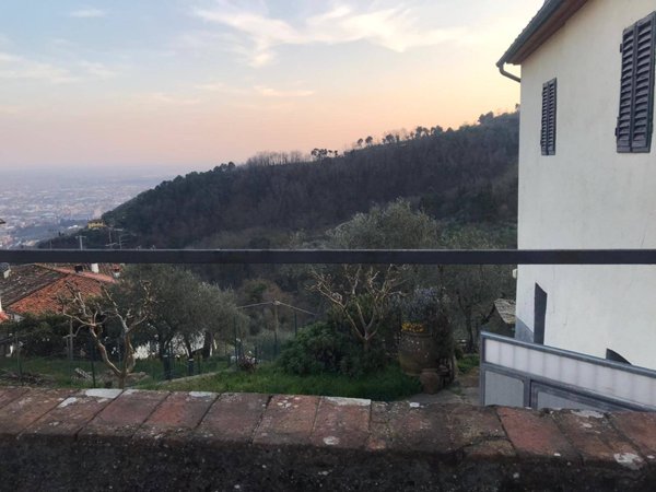 casa indipendente in vendita a Pescia