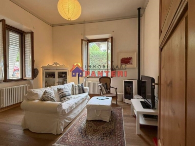 casa indipendente in vendita a Pescia