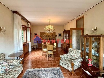 casa indipendente in vendita a Pescia