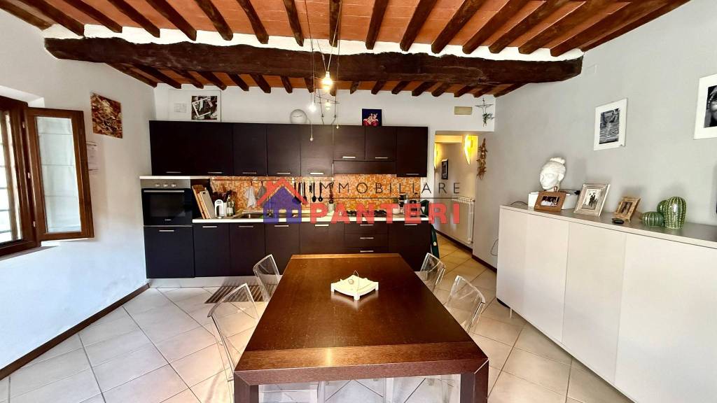 appartamento in vendita a Pescia in zona Veneri