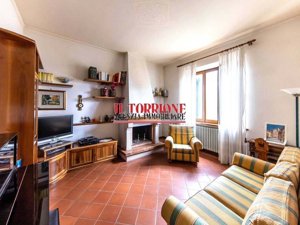 casa indipendente in vendita a Pescia