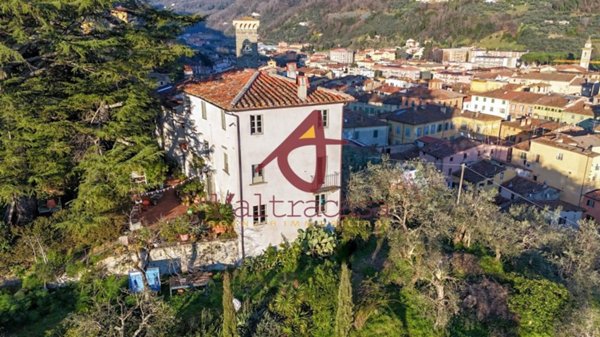 casa indipendente in vendita a Pescia