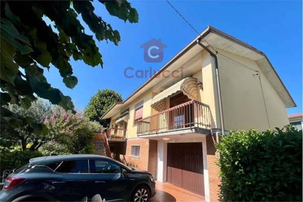 casa indipendente in vendita a Pescia