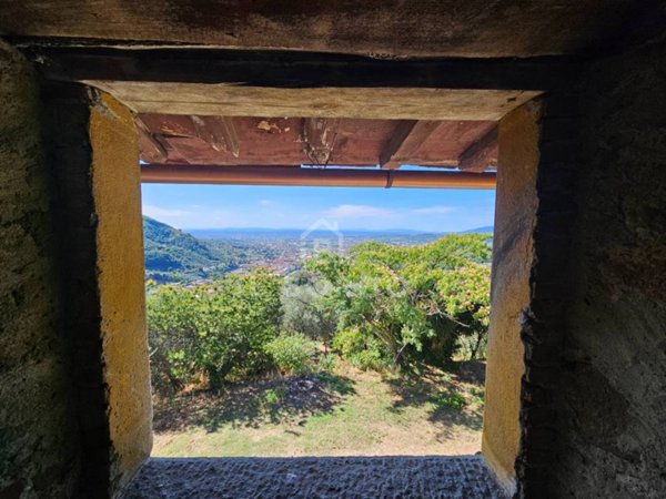 casa indipendente in vendita a Pescia