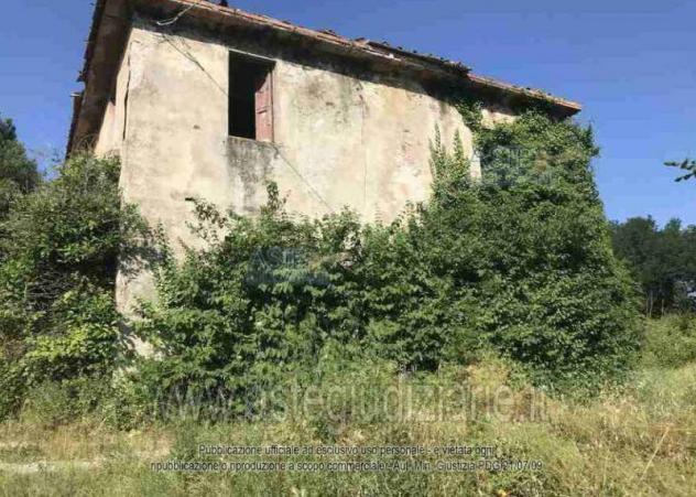 locale di sgombero in vendita a Pescia in zona Collodi
