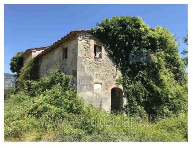 terreno edificabile in vendita a Pescia