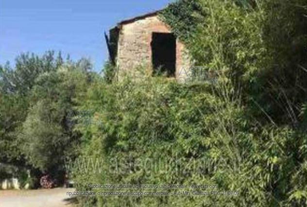 terreno edificabile in vendita a Pescia