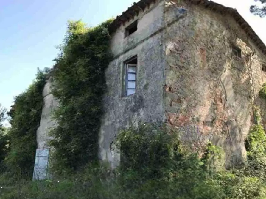 casa indipendente in vendita a Pescia in zona Veneri
