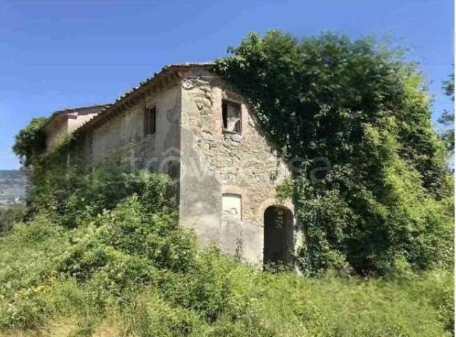 casa indipendente in vendita a Pescia in zona Veneri