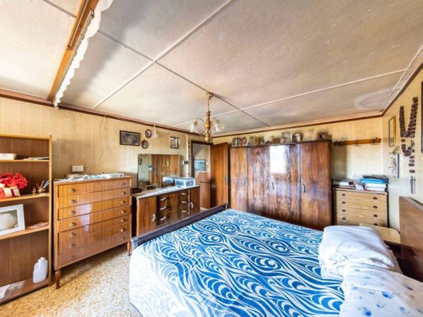 casa indipendente in vendita a Pescia in zona Veneri