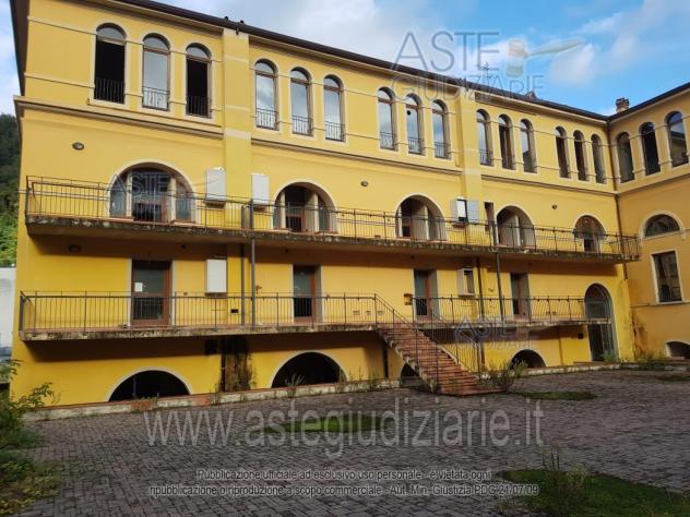 negozio in vendita a Pescia