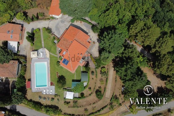 casa indipendente in vendita a Pescia in zona Medicina