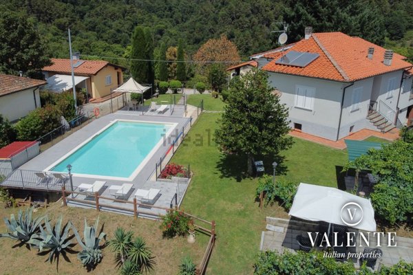 casa indipendente in vendita a Pescia in zona Medicina