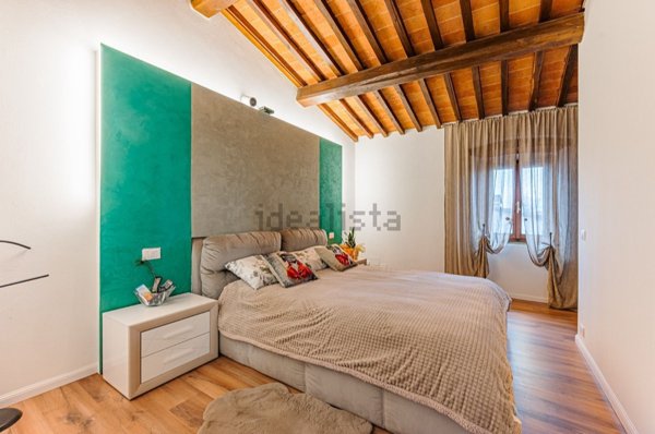 casa indipendente in vendita a Pescia
