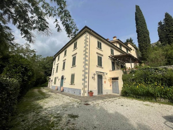 casa indipendente in vendita a Pescia in zona Collodi