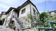 casa indipendente in vendita a Pescia