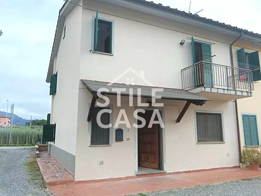casa indipendente in vendita a Pescia