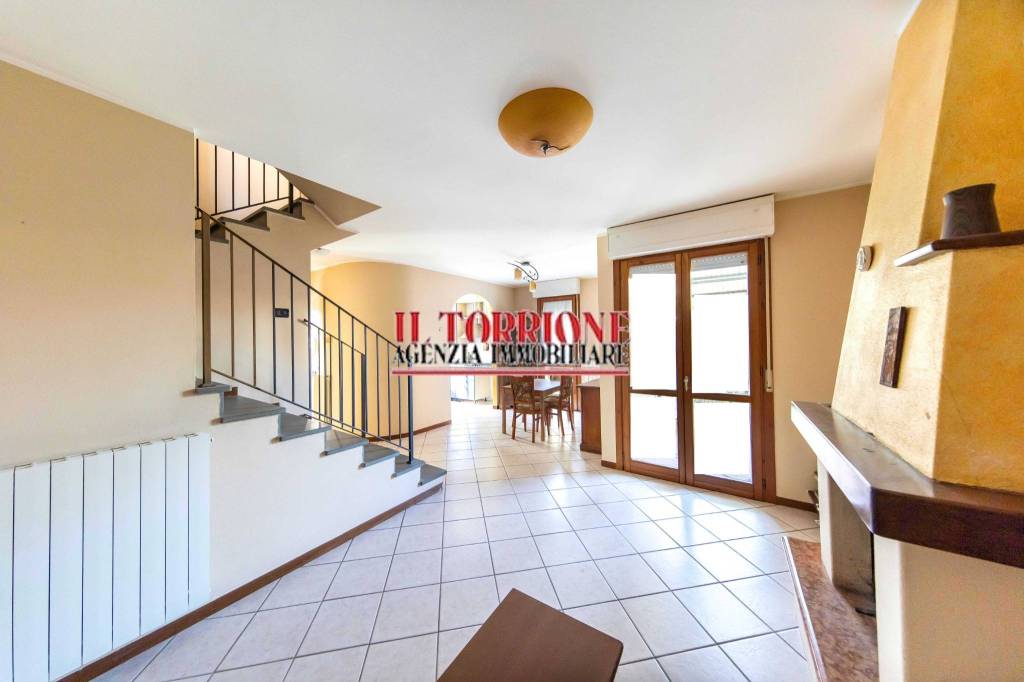 casa indipendente in vendita a Pescia