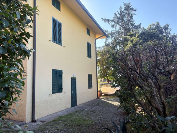 casa indipendente in vendita a Pescia in zona Collodi
