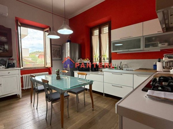 casa indipendente in vendita a Pescia