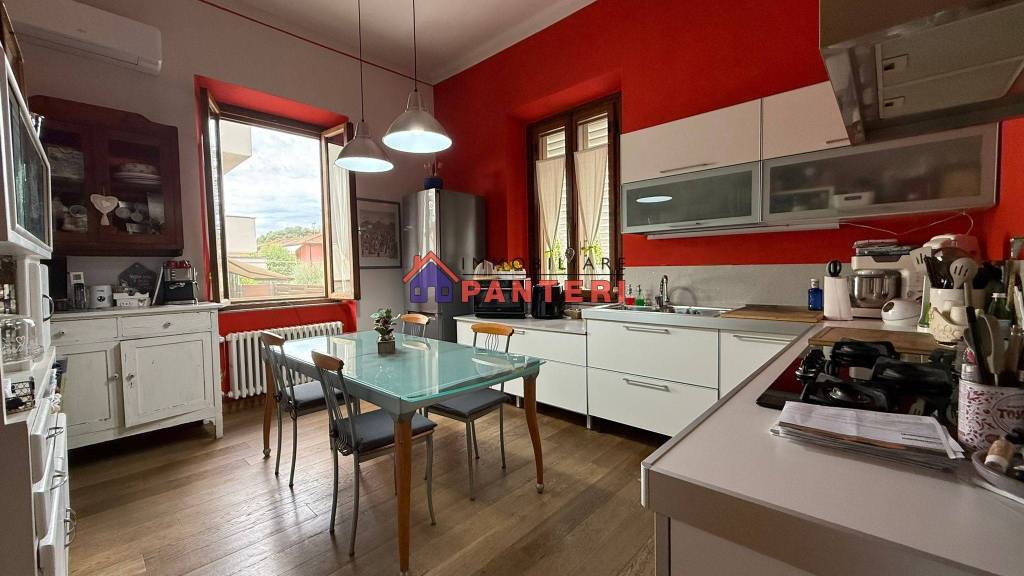 casa indipendente in vendita a Pescia